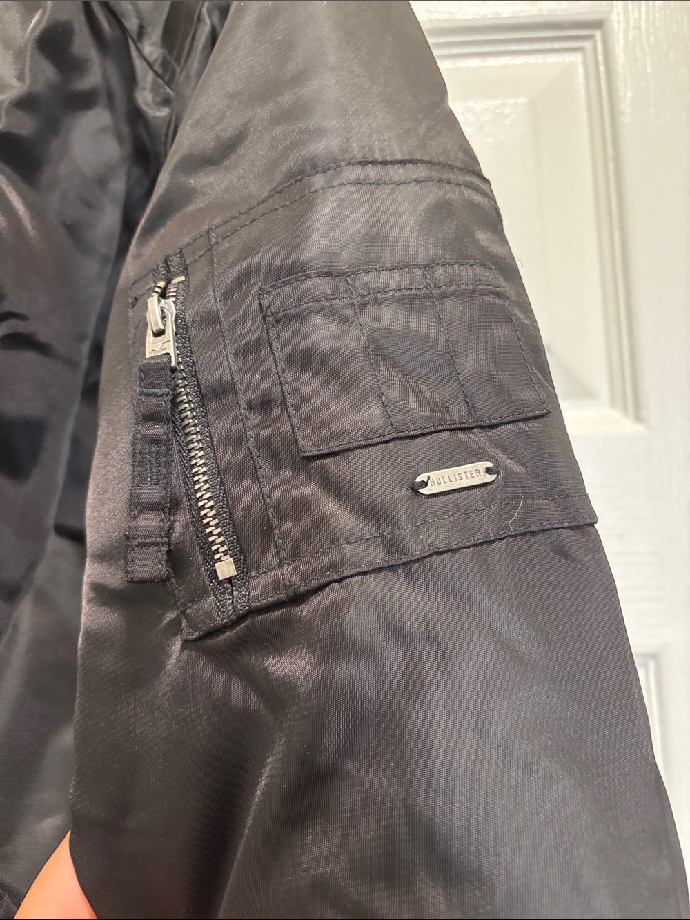 NWOT Hollister Black Bomber Jacket with Pink Lining - Picture 4 of 9